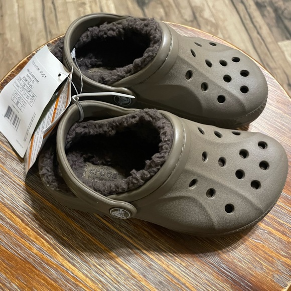 NWT Crocs 203874-23J Winter Clog Walnut / Espresso Roomy Fit Faux Fur Lined C10 - Picture 2 of 5